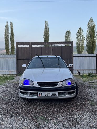 Toyota: Toyota Avensis: 1999 г., 1.6 л, Механика, Бензин, Хэтчбэк