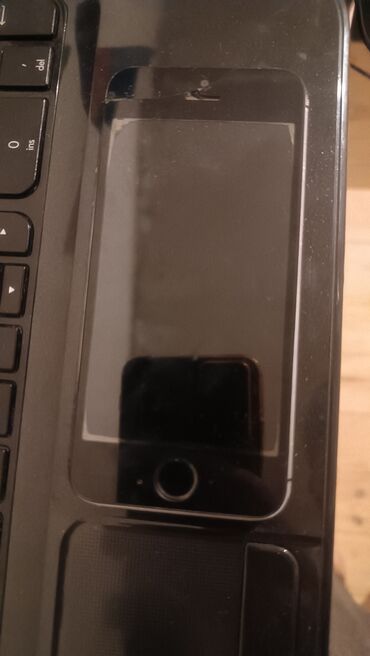 islenmis komputer aliram: IPhone 5s ekrani işləmir barmaq izi işlmir 40manat xərc var almaq