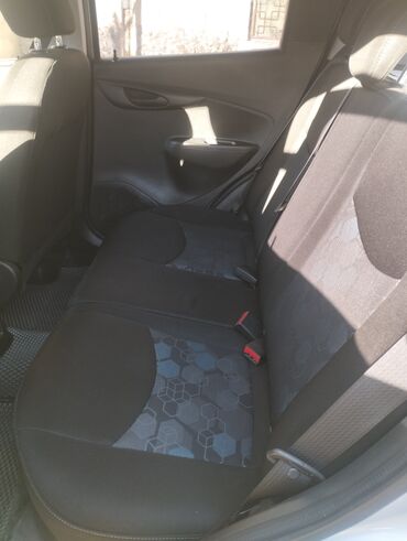 Chevrolet: Chevrolet Spark: 2017 г., 0.1 л, Вариатор, Бензин, Хэтчбэк — 8