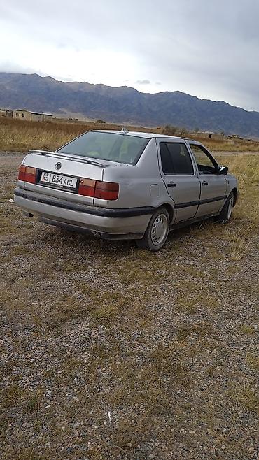 Volkswagen: Volkswagen Vento: 1993 г., 2 л, Механика, Бензин, Седан — 2