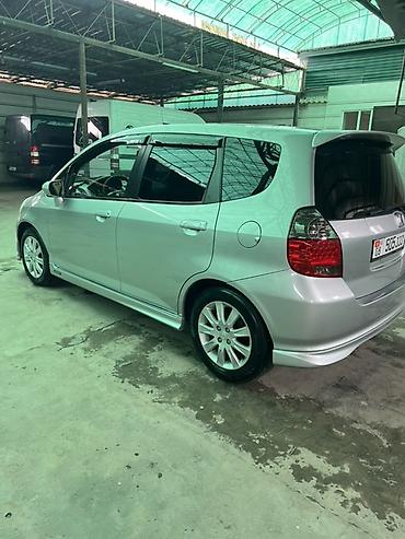 sprinter 315: Honda Jazz: 2004 г., 1.4 л, Механика, Бензин, Хэтчбэк — 3