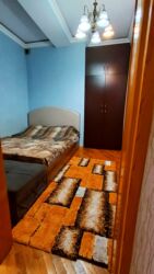 Uzunmüddətli kirayə mənzillər: Oz evimdir .m 8nsaatcilarin yani.baku molun arxasidir.makler qarwi — 2