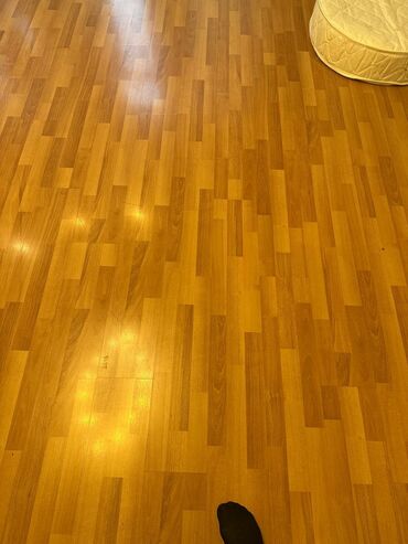 раздвижные двери в баку: Kvadrati 7 manat. usden sokulmedi. ela veziyyetdedi . Laminate döşəmə
