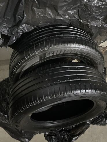 Təkərlər: İşlənmiş Şin Bridgestone 235 / 60 / R 18 — 14