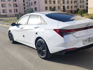 Hyundai: Hyundai Elantra: 1.6 l | 2021 il Sedan — 14