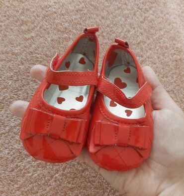 qırmızı uşaq ayaqqabıları: Mothercare, 1 defe istifade olunub, teze kimi