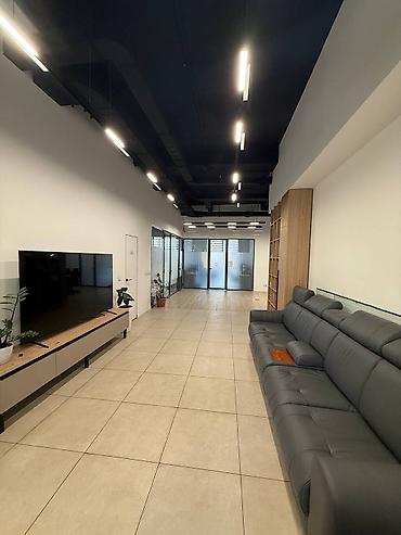 Продажа офисов 187 м², С ремонтом, Многоэтажное здание, 1 этаж