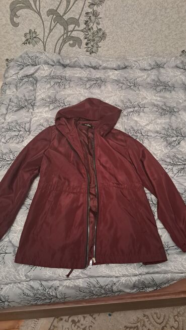 Paltolar: Mebel dəsti və üst geyimi 1) Şüşəli vitrin şkaf - Material: ağ və — 6