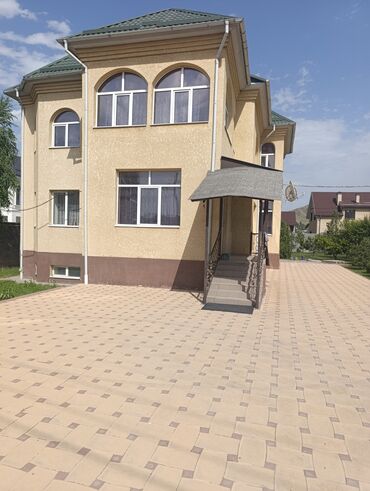 Продажа домов: Дом, 280 м², 4 комнаты, Риэлтор, Косметический ремонт