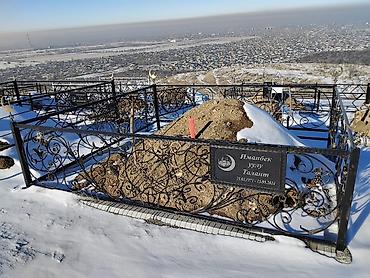 Металлические заборы: Памятники и ограды для захоронений. - Памятник в форме сердца — 16