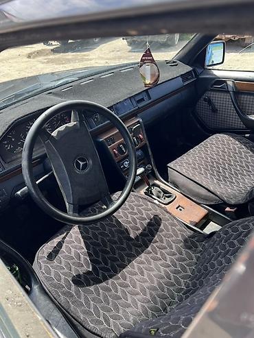 лифтеры бишкек: Mercedes-Benz W124: 1991 г., 2.3 л, Кол менен иштөөчү, Седан — 4