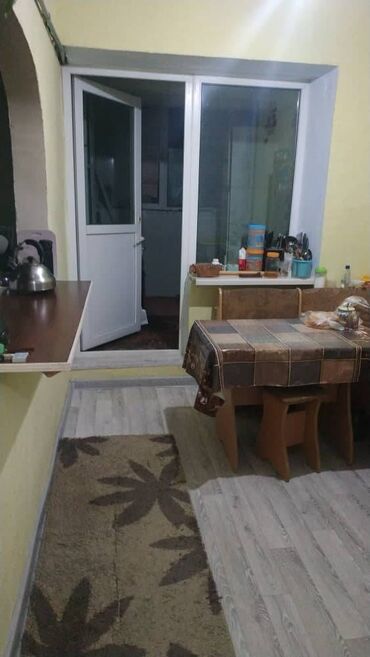 суу жол транспорту: 3 комнаты, 56 м², Индивидуалка, 4 этаж, Косметический ремонт