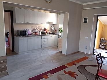 Продажа коттеджей и домов: Продаётся дом с участком и садом.Адрес город Бишкек Акордо - Один — 6