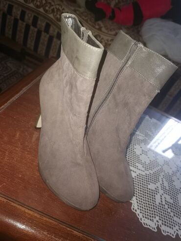 mokasine beograd: High boots, 40