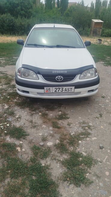 автомобили мерс: Toyota Avensis: 2000 г., 1.6 л, Механика, Бензин, Седан