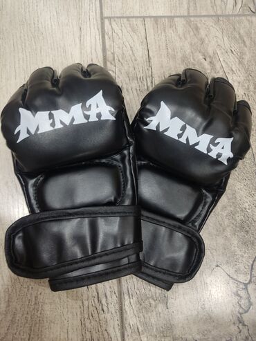 рашгард мма: Перчатки для смешанных единоборств (MMA) черного цвета с белой
