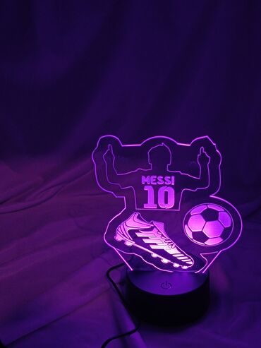 Oyuncaqlar: Suvenır qelem, karandaş qabı.futbolcularin fiqurui ile.Futbolcu — 21