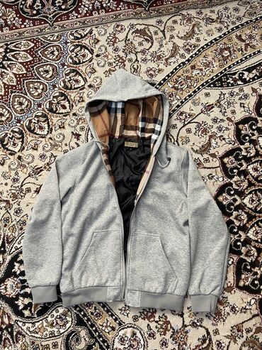кийим сатканга: Эркектердин толстовкасы, XL (EU 42), Burberry, Жаңы, түсү - Боз, Өзү алып кетүү, Акысыз жеткирүү, Акылуу жеткирүү lalafo.kg да кийим сатканга: Эркектердин толстовкасы, XL (EU 42), Burberry, Жаңы, түсү - Боз, Өзү алып кетүү, Акысыз жеткирүү, Акылуу жеткирүү