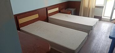 tek neferlik kravat: İşlənmiş, Təknəfərlik çarpayı, Matras ilə