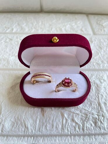 Prstenje: Vel 10
Cena 1300din — 3