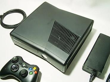 elektronska: Xbox 360, korektno očuvana i potpuno ispravna (noviji model bez — 1