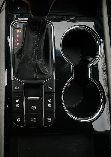 Kia: Kia Carnival: 2020 г., Минивэн — 16