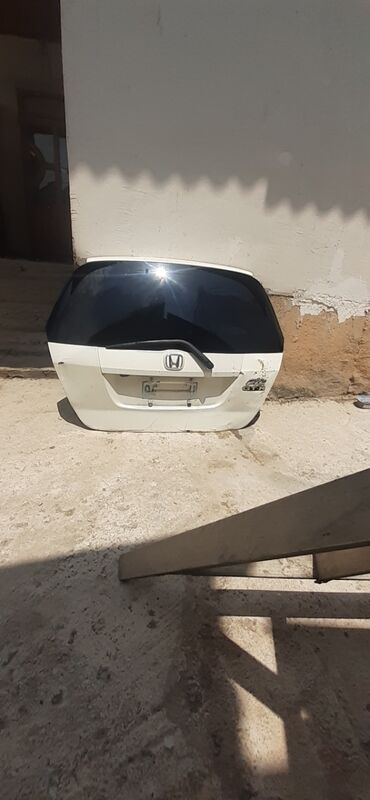 холодильник для машина: Крышка багажника Honda, 2004 г., Оригинал