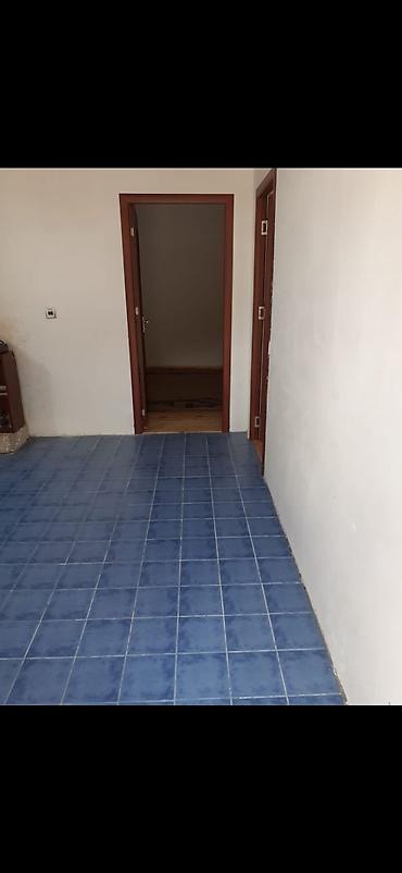 Həyət evləri və villalar: Təcili satilir. 1 mərtəbəli həyət evi - Plan: 2 otaq – işıqlı qonaq — 5