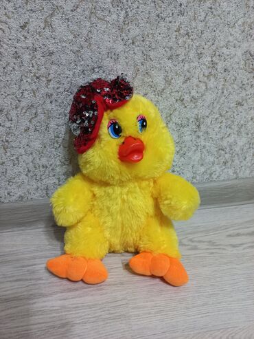 Oyuncaqlar: Dinozavr ~35 sm Ördək ~25 sm Tovuz quşu ~ 20sm Tutuquşu ~ 20 sm — 13