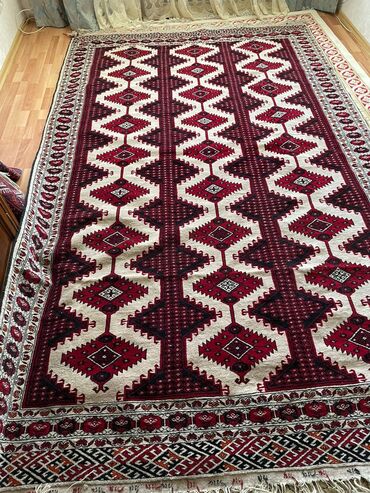 Туркменский ковёр, ручная работа размер 200/330.( новый)