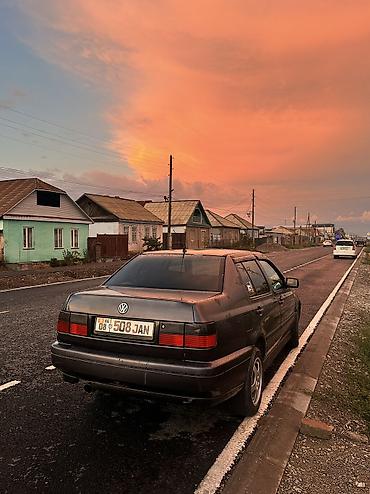 мини прес подборшик: Volkswagen Vento: 1993 г., 2 л, Механика, Бензин, Седан — 2