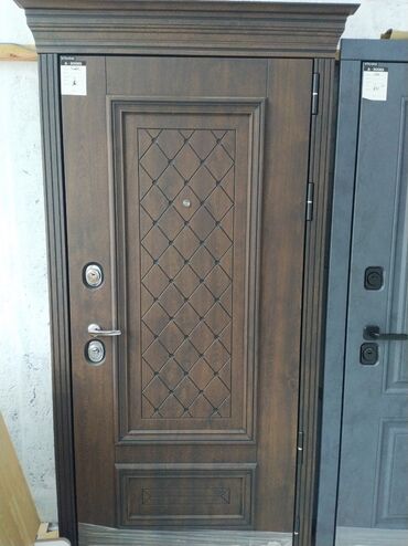 qapi qulplari: A-DOORS giriş qapısı – Model: Yunite - Material: taxta teksturalı