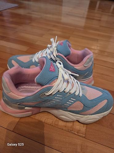 Women's Sneakers and athletic shoes: New Balance, 39, bоја - Svetloplava — 9