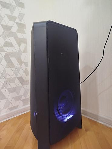 Audio: Güc­lü səs və çoxsaylı qoşulma seçimləri olan party tipli akustik — 1