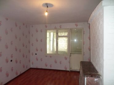 продажа квартир, бишкек 3 комн кв 106 серии: 3 комнаты, 78 м², 106 серия, 1 этаж, Старый ремонт