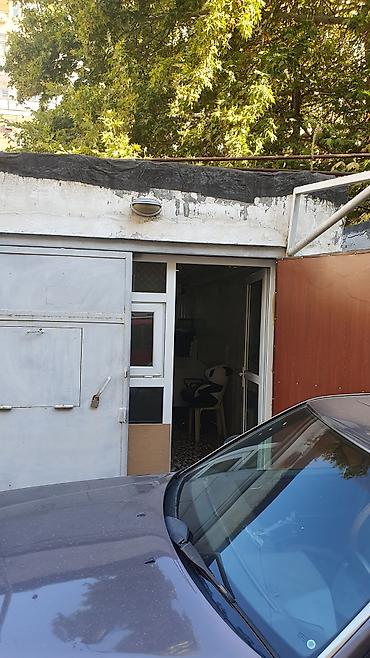 Kommersiya daşınmaz əmlakı: İcarəyə verilir – kiçik ofis/iş sahəsi (kiosk tipli məkan) — 9