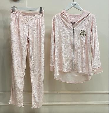 Домашние костюмы: Домашняя одежда Широкий ассортимент Адрес:Рынок Орто Сай Оберон 0 — 46