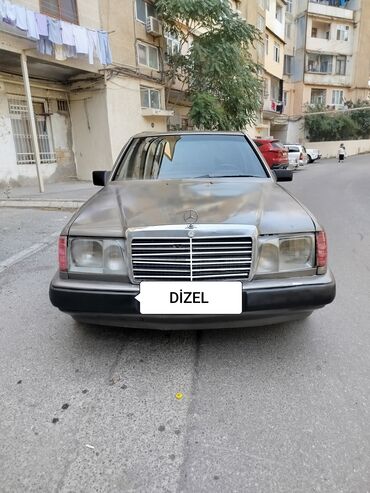 Mercedes-Benz: Mercedes-Benz W124: 2 l | 1990 il Sedan