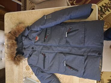 gün eynekleri: Qışlıq kişi parkası - Rəng: tünd boz (melanj). - Uzun model, isti