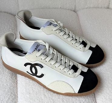 туфли от chanel: Кроссовки, 39, Chanel, Новый, цвет - Белый, Платная доставка — 1