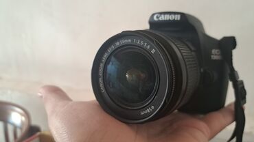 Fotokameralar: Canon EOS 1300D DSLR fotoaparat dəsti Xüsusiyyətlər: - Korpus: Canon — 4