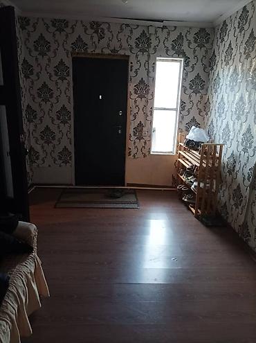 Продажа коттеджей и домов: Продается дом в г. Токмак в центре 20 соток. Дом кирпичный, отопление — 18