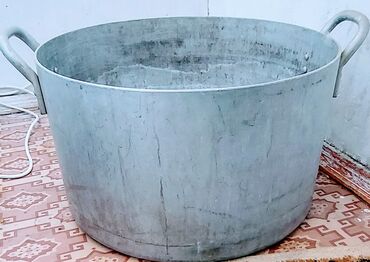 Кастрюли: Большая кухонная кастрюля для заготовок и массового приготовления