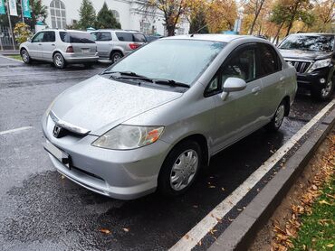 Honda: Honda Fit: 2003 г., 1.5 л, Вариатор, Бензин, Седан