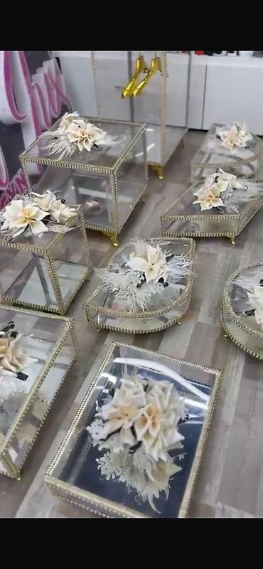 dizel saat: Xonça və nişan üçün dekorativ vitrin dəstləri - Material: güzgülü — 2