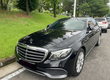 Mercedes-Benz: Mercedes-Benz E 220: 2 l | 2016 il Sedan — 2