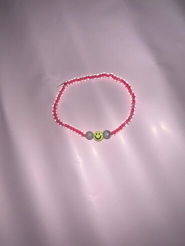 Bijuteriya dəstləri: İki ədəd qolbaq seti 1) Boncuklu qolbaq: - Çəhrayı şüşə/akril -da lalafo.az — 2 Bijuteriya dəstləri: İki ədəd qolbaq seti 1) Boncuklu qolbaq: - Çəhrayı şüşə/akril — 2