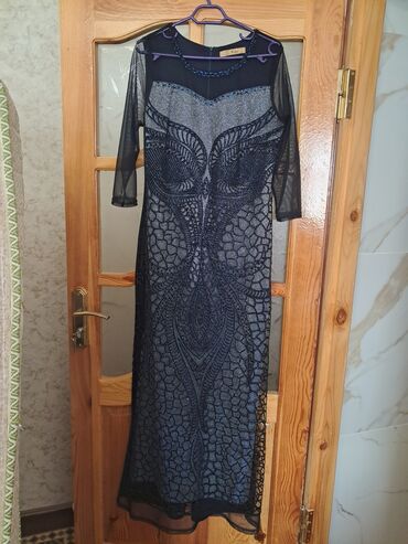 meqa maks: Ziyafət donu, Maksi, L