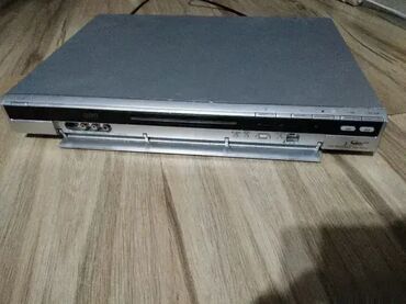 DVD i Blu-ray plejeri: Sony RDR-HX710 – DVD i snimač sa Hard diskom (160 GB) Sony RDR-HX727– — 9