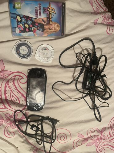 персональный компьютер: PSP 3001 Satılır. İçində 80+ oyunlar var. Original sony adapter